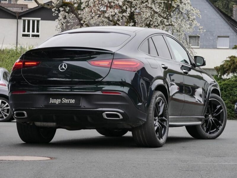 Gebraucht Mercedes GLE300 AMG 269 PS (197 kW) 2024 Metalliclack smaragdgrün Coupé