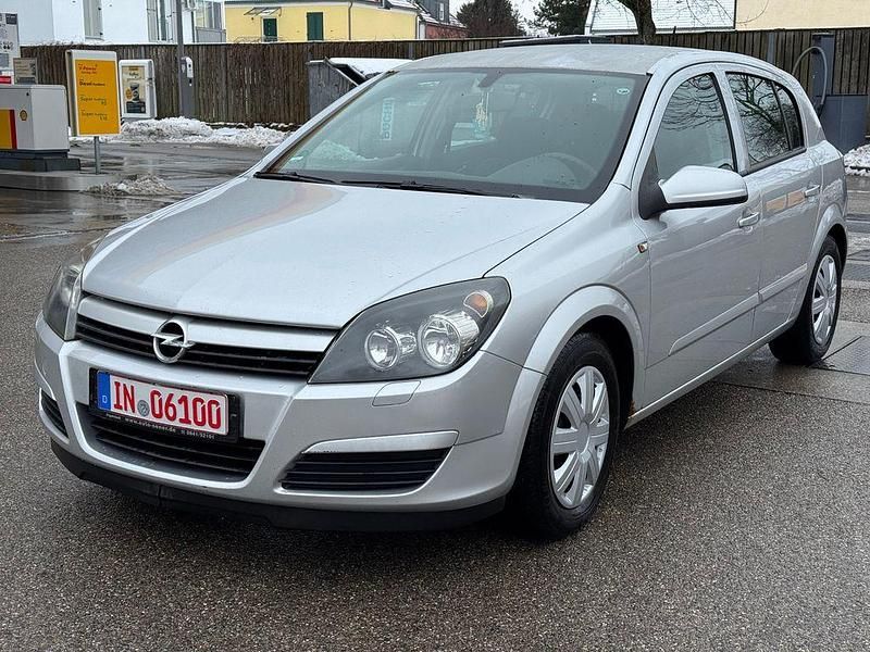Gebraucht Opel Astra Edition 101 PS (74 kW) 2005 Silber Limousine