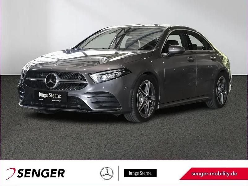 Lack mountaingrau Gebraucht 2022 Mercedes A180 AMG Limousine | 28.740 € (Fairer Preis) - Bild 1/1