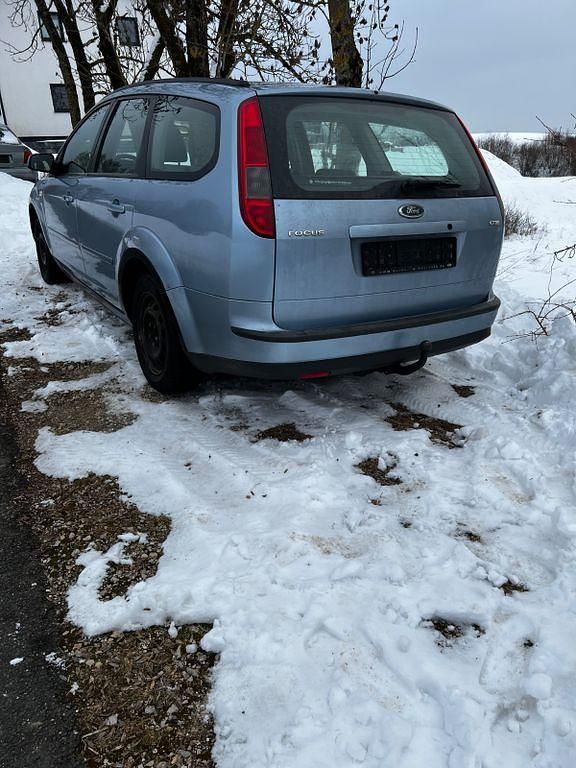 Gebraucht Ford Focus Titanium 109 PS (80 kW) 2006 Silber Limousine