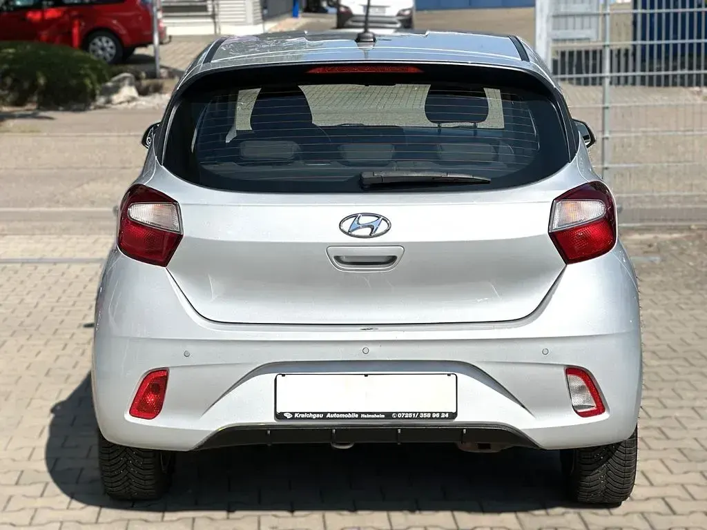Gebraucht Hyundai i10 67 PS (49 kW) 2021 Silber Kleinwagen