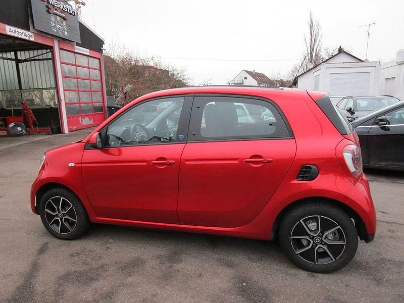 Gebraucht Smart ForFour Electric Drive 60 kW (82 PS) 2022 Rot Limousine