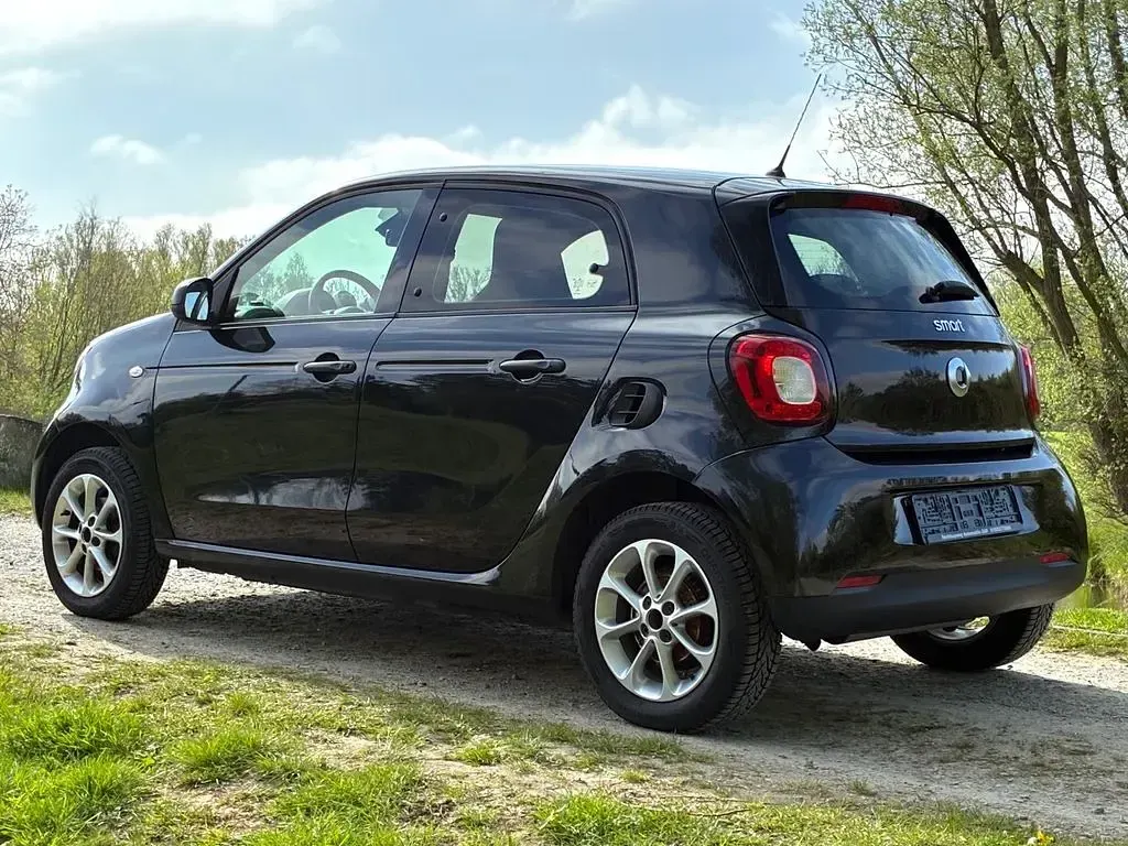 Second-hand Smart ForFour Basis 71 CP (52 kW) 2015 Negru Hatchback