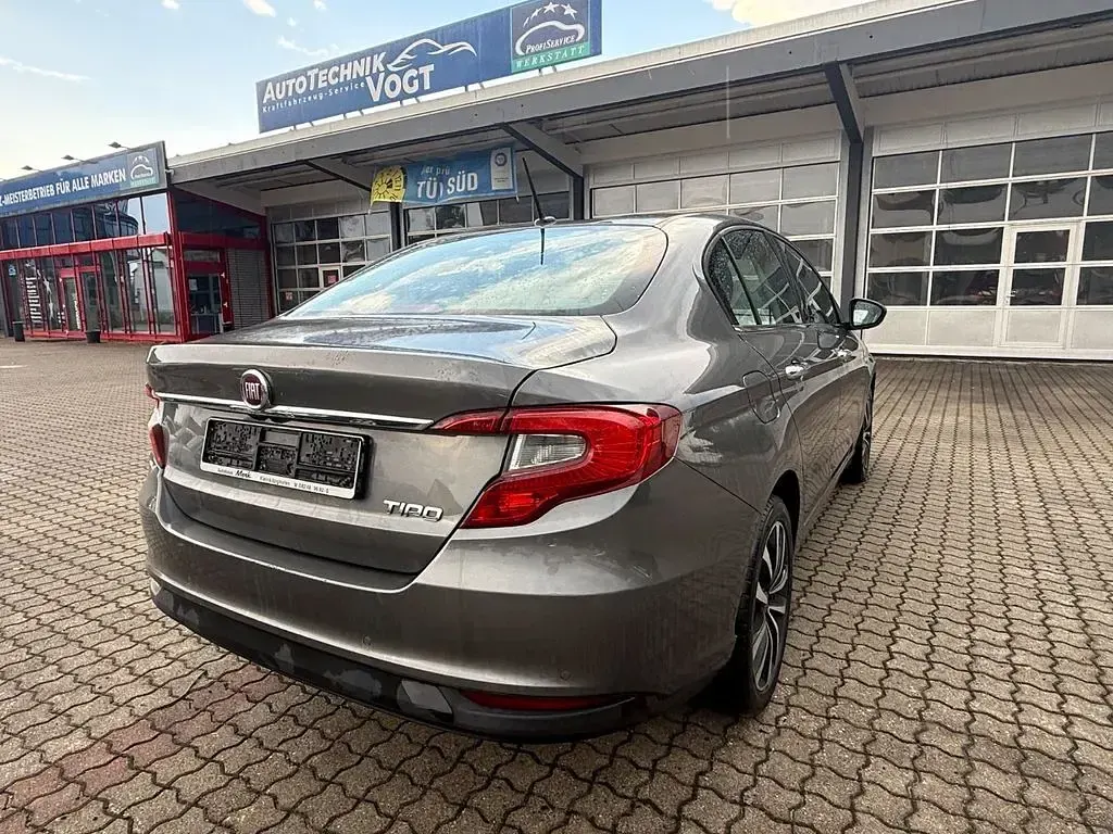 Gebraucht Fiat Tipo Lounge 120 PS (88 kW) 2017 Grau Limousine