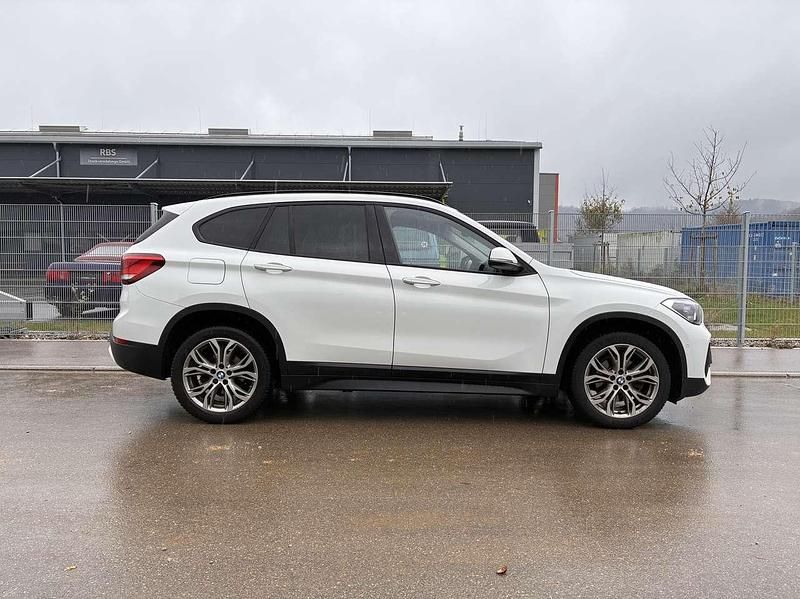 Weiß Gebraucht 2019 BMW X1 Advantage SUV | 19.900 € (Etwas zu teuer) - Bild 1/4