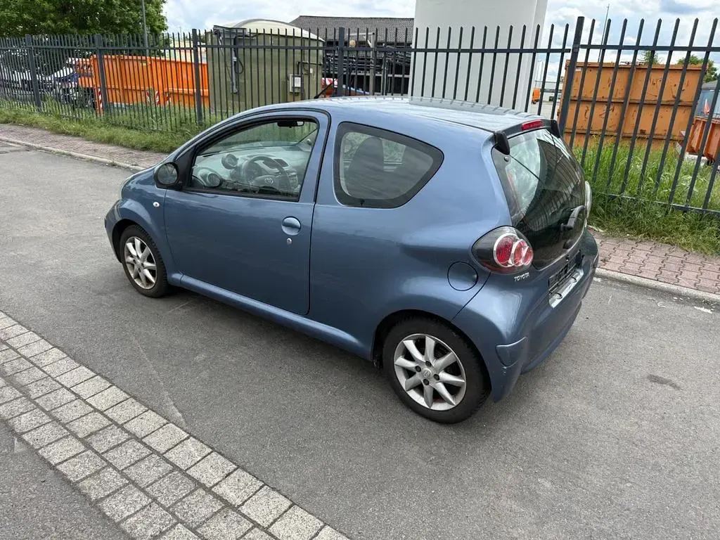 Gebraucht Toyota Aygo Team 68 PS (50 kW) 2008 Blau Kleinwagen