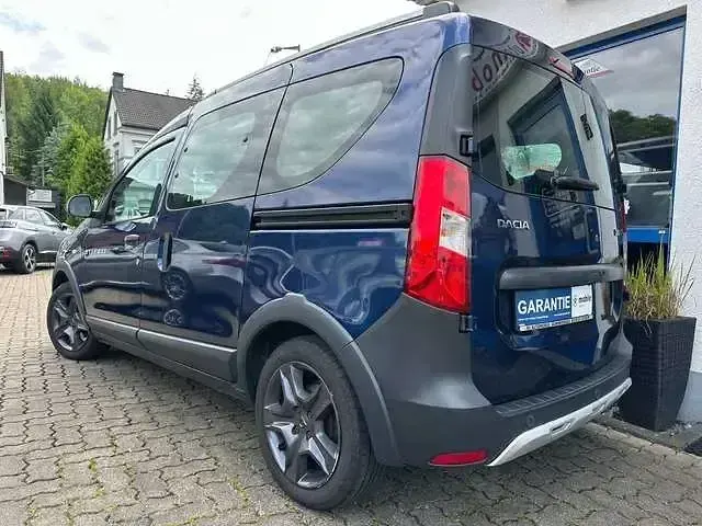 Gebraucht Dacia Dokker Stepway 116 PS (85 kW) 2017 Blau cosmos Van / Kleinbus
