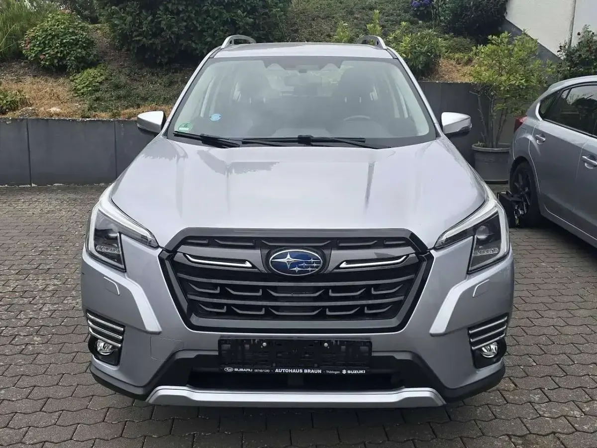 Gebraucht Subaru Forester Trend 150 PS (110 kW) 2023 Ice silver (m) SUV