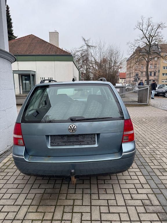 Gebraucht VW Bora Comfortline 105 PS (77 kW) 2002 Blau Kombi