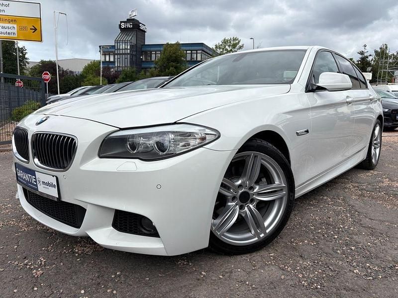 Weiß Gebraucht 2012 BMW 520 M Sport Limousine | 9.999 € (Guter Preis) - Bild 1/4