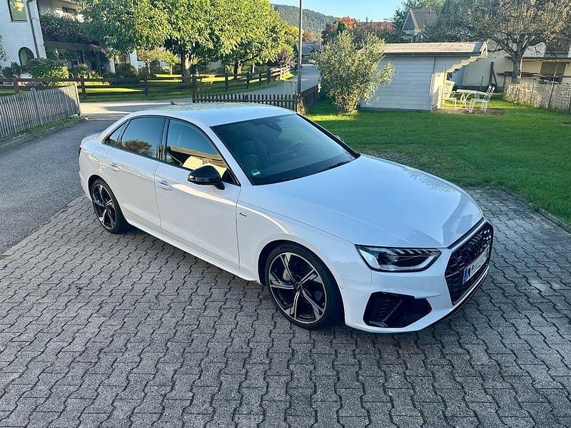 Weiß Gebraucht 2021 Audi A4 S-Line Limousine | 29.800 € (Fairer Preis) - Bild 1/4