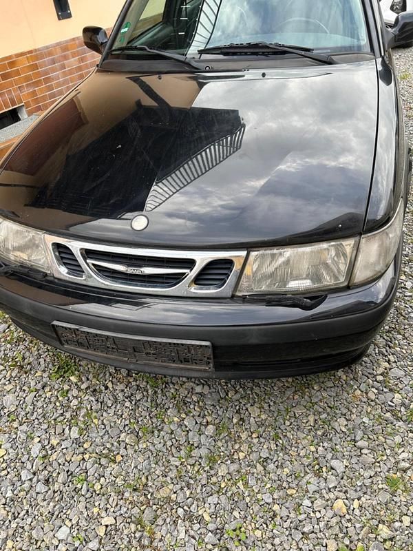 Schwarz Gebraucht 2003 Saab 9-3 Kombi | 2.222 € - Bild 1/4