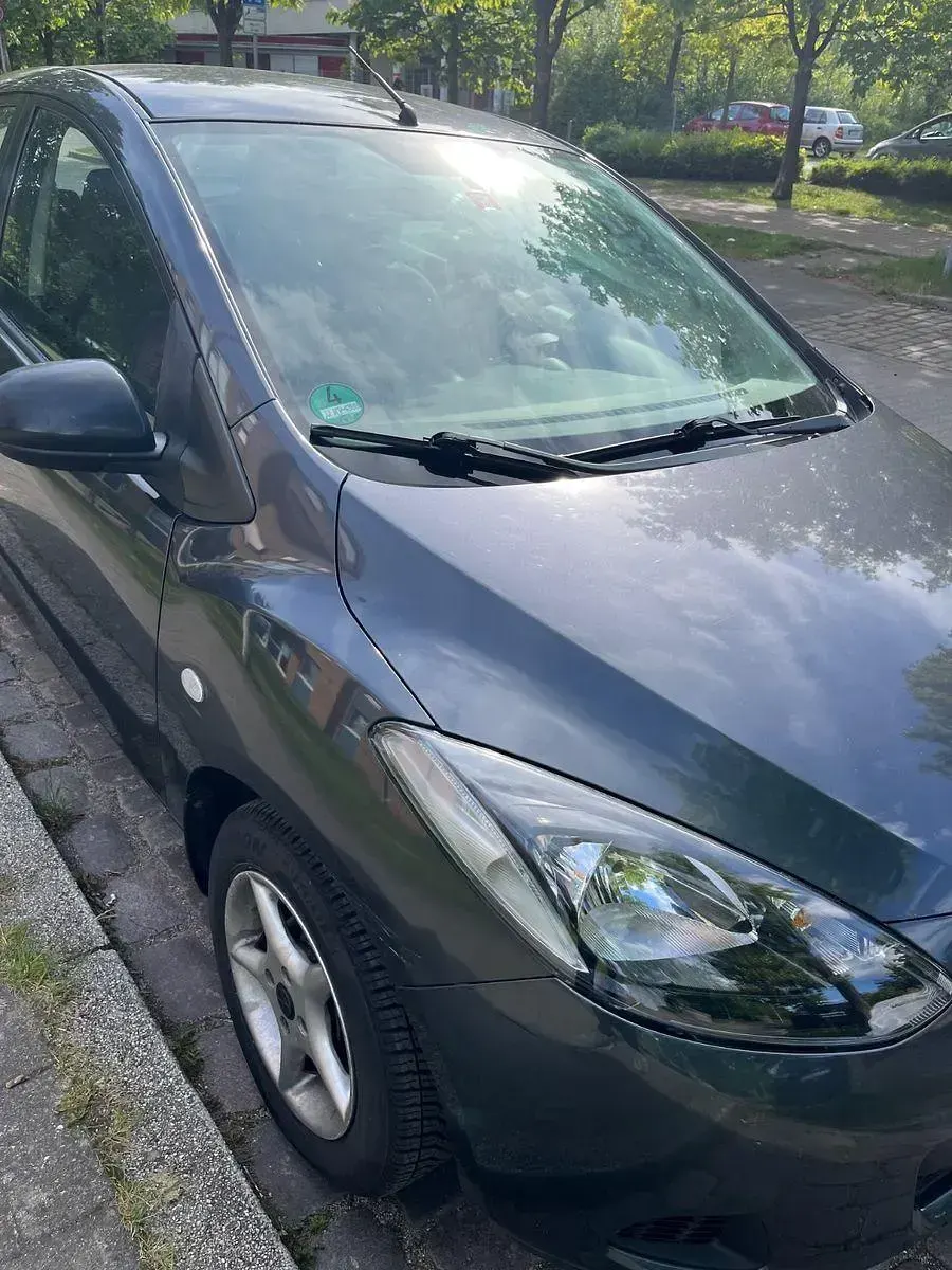 Gebraucht Mazda 2 Independence 75 PS (55 kW) 2008 Grau Kleinwagen