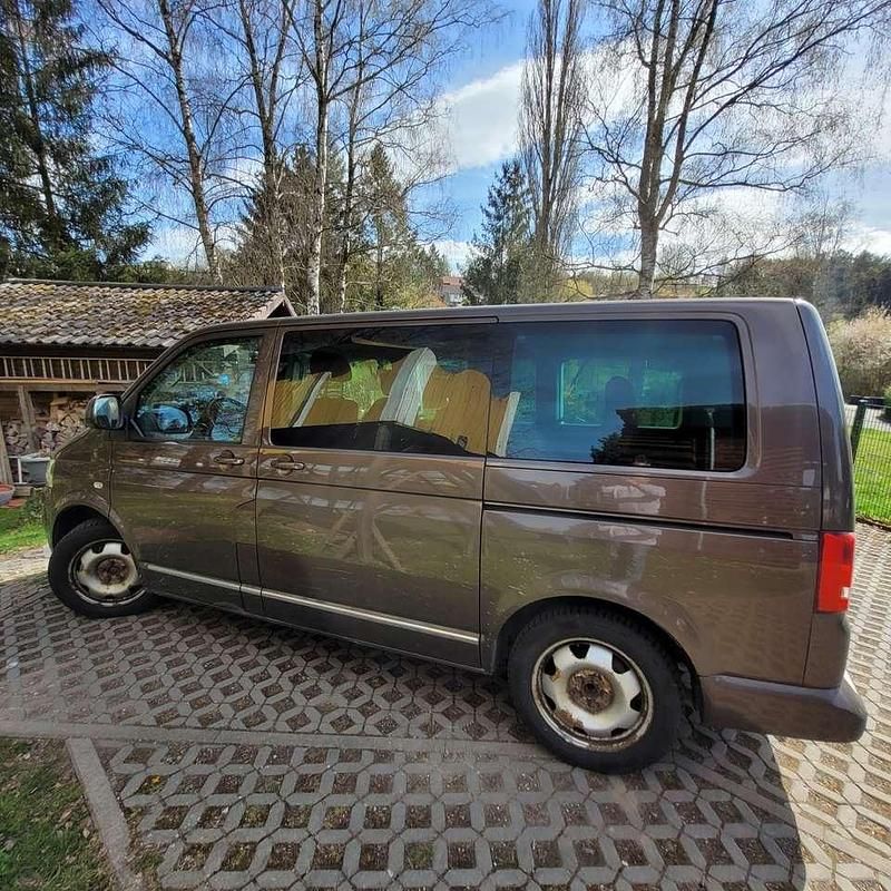 Gebraucht VW T5 Team 179 PS (131 kW) 2011 Braun Van