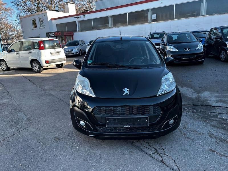Gebraucht Peugeot 107 Active 68 PS (50 kW) 2012 Schwarz Kleinwagen