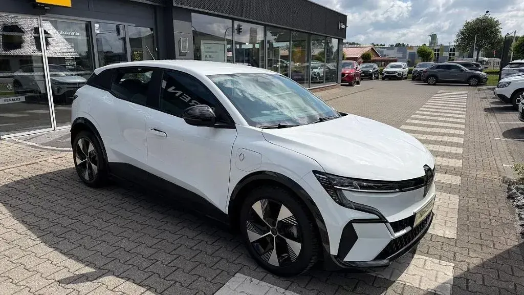 Occasion Renault Megane E-Tech Equilibre 96 kW (131 ch) 2023 Blanc Berline