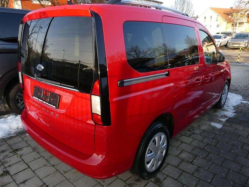 Gebraucht Ford Tourneo Connect Titanium 122 PS (89 kW) 2023 Rot Van / Kleinbus
