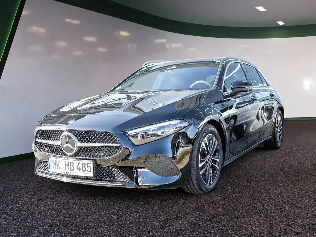 Gebraucht Mercedes A220 Advanced Plus 190 PS (139 kW) 2026 Schwarz Limousine
