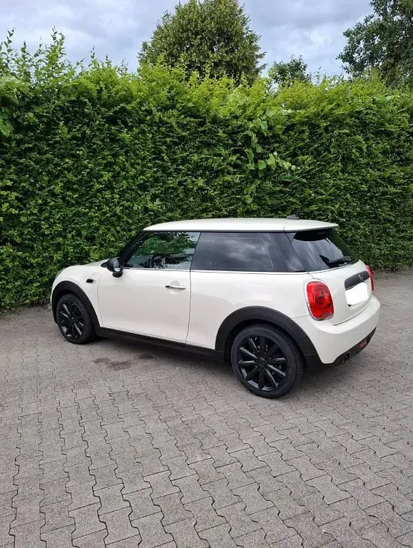 Gebraucht Mini ONE 102 PS (75 kW) 2019 Beige Kleinwagen