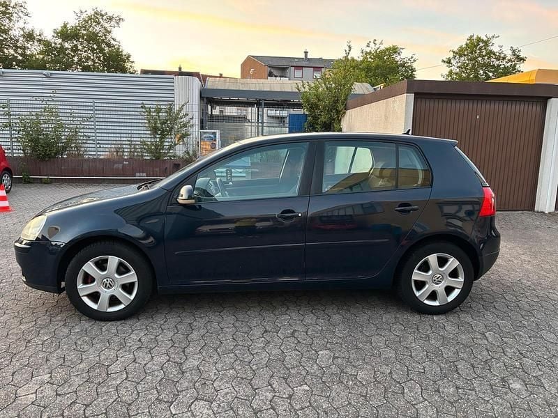 Blau Gebraucht 2006 VW Golf V Limousine | 1.499 € (Superpreis) - Bild 1/4