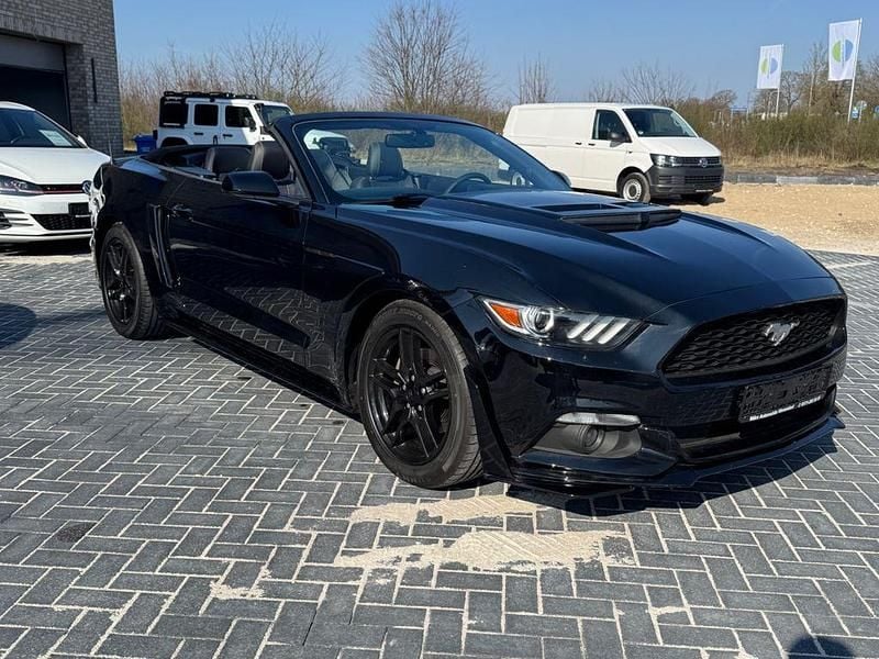 Second-hand Ford Mustang 305 CP (224 kW) 2017 Negru Cabrio