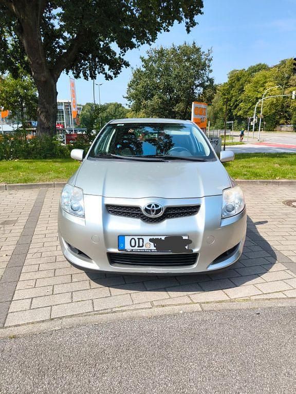 Silber Gebraucht 2007 Toyota Auris Executive Limousine | 5.200 € (Guter Preis) - Bild 1/4