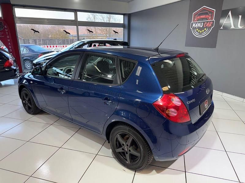 Gebraucht Kia Ceed EX 109 PS (80 kW) 2009 Blau Kleinwagen