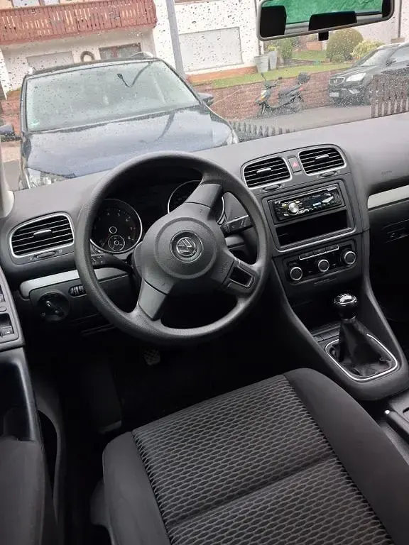 Second-hand VW Golf VI Comfortline 80 CP (58 kW) 2011 Negru Hatchback
