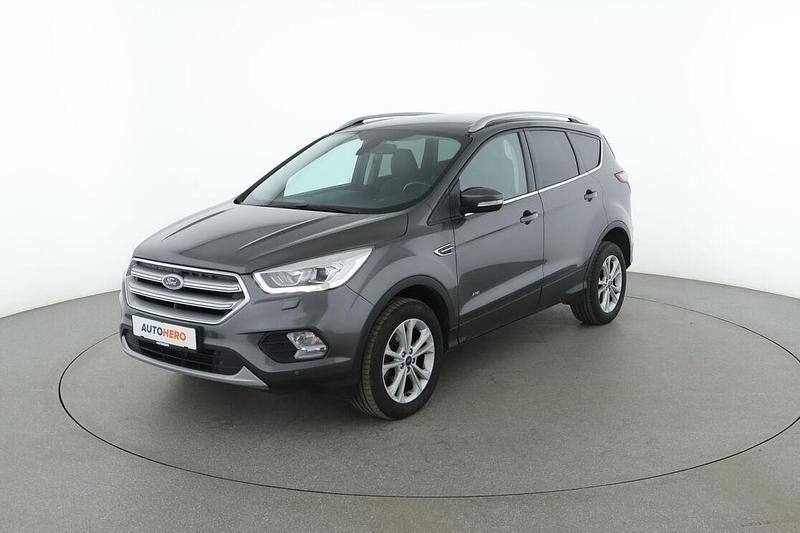 Grau Gebraucht 2018 Ford Kuga Titanium SUV | 17.020 € (Fairer Preis) - Bild 1/3