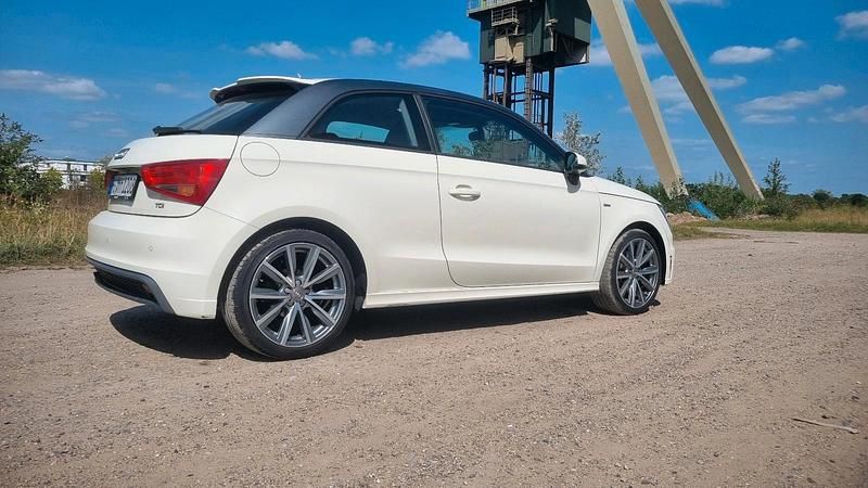 Weiß Gebraucht 2011 Audi A1 S-Line Kleinwagen | 9.500 € (Teuer) - Bild 1/4