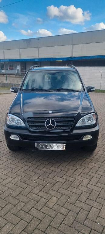 Gebraucht Mercedes ML350 235 PS (172 kW) 2003 Schwarz SUV
