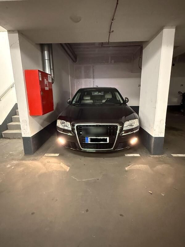 Andere außenfarben Gebraucht 2009 Audi A8 Ambiente Limousine | 13.500 € (Teuer) - Bild 1/4