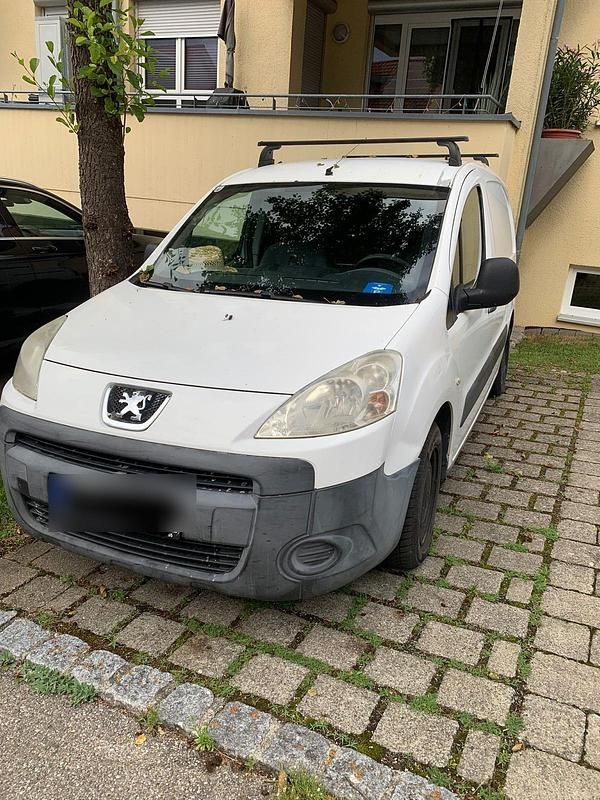 Weiß Gebraucht 2008 Peugeot Partner Filou Van / Kleinbus | 3.300 € (Fairer Preis) - Bild 1/4