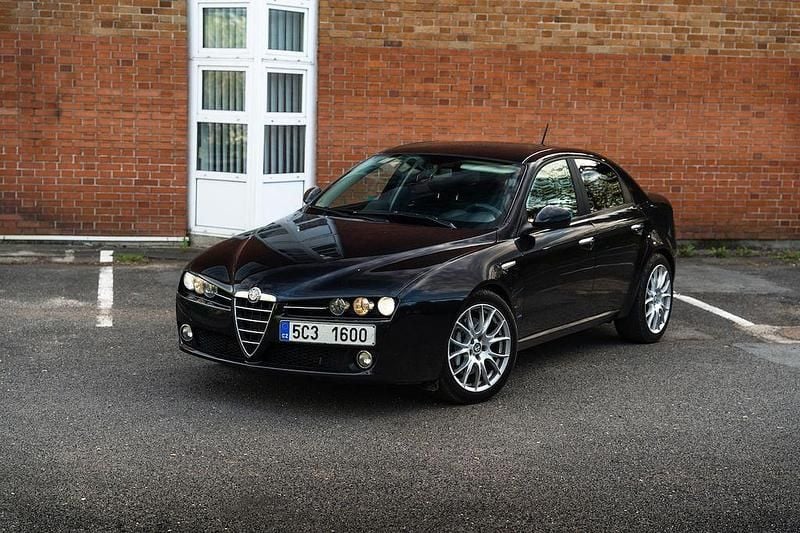 Schwarz Gebraucht 2010 Alfa Romeo 159 Limousine | 8.950 € (Etwas zu teuer) - Bild 1/4