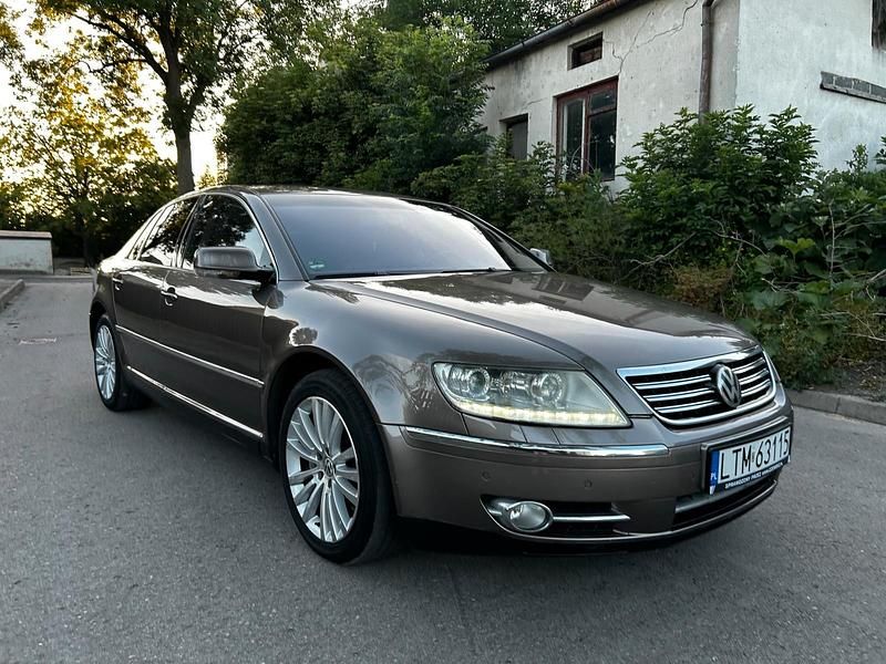 Braun Gebraucht 2009 VW Phaeton Limousine | 9.000 € - Bild 1/4