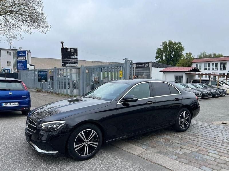 Usado Mercedes E200 160 CV (117 kW) 2023 Negro Berlina