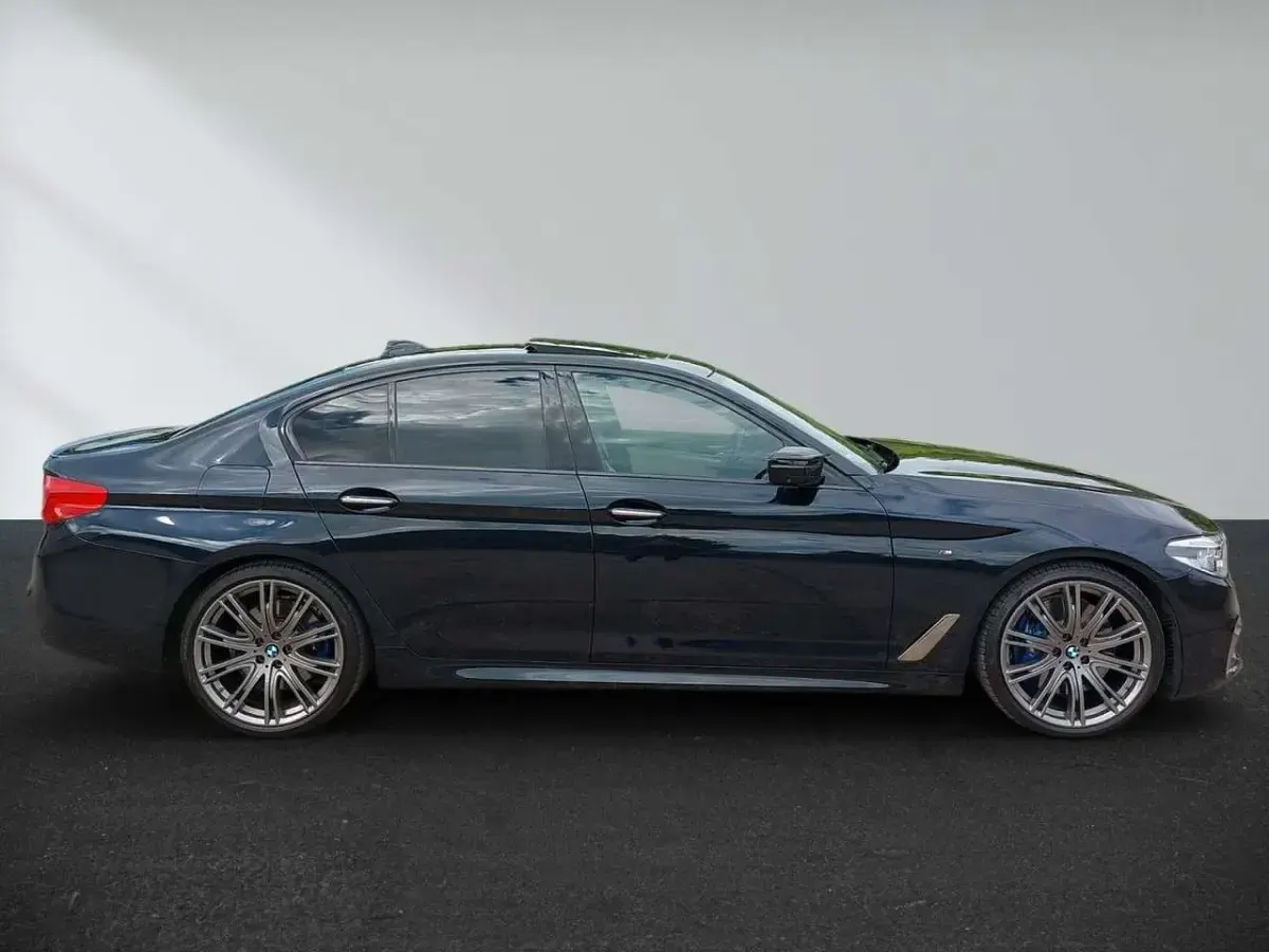 Gebraucht BMW 550 462 PS (339 kW) 2018 Carbonschwarz Limousine