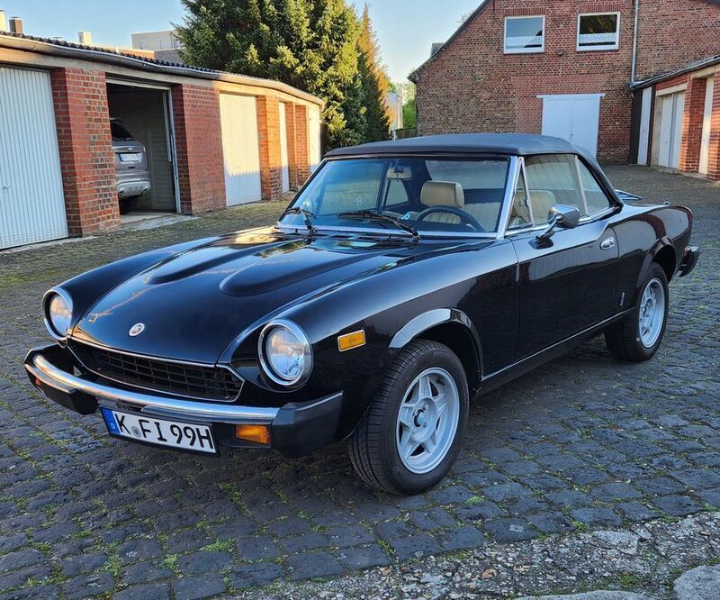 Schwarz Gebraucht 1981 Fiat 124 Spider Cabrio | 21.450 € - Bild 1/4