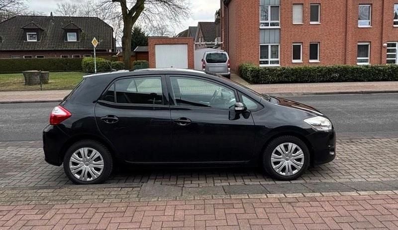 Gebraucht Toyota Auris 126 PS (92 kW) 2012 Schwarz Limousine