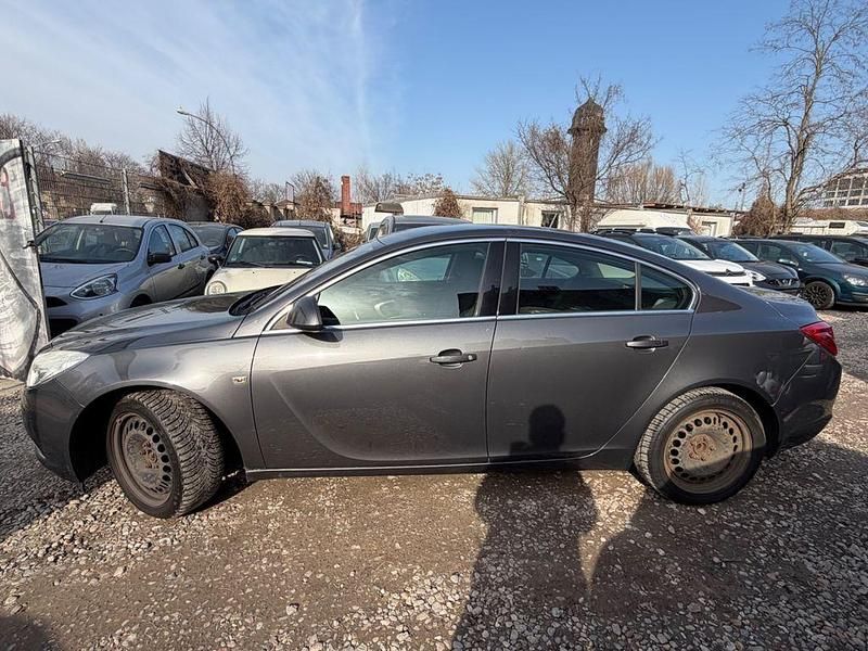 Gebraucht Opel Insignia Edition 131 PS (96 kW) 2009 Grau Limousine