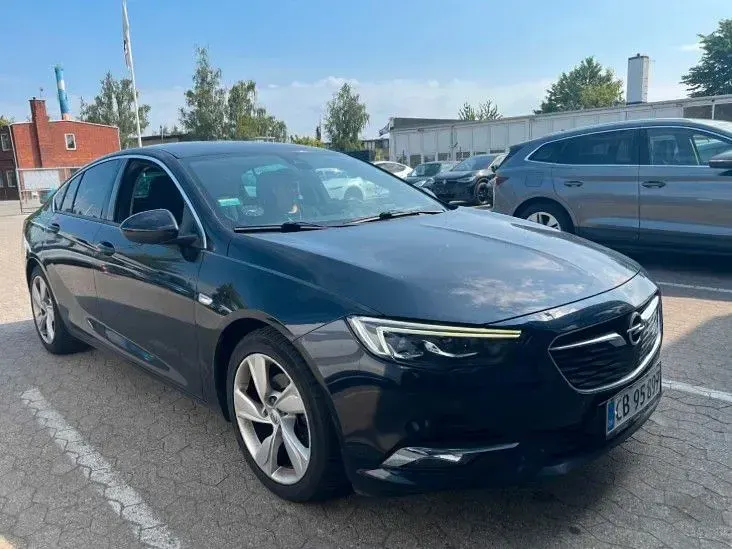 Gebraucht Opel Insignia Dynamic 165 PS (121 kW) 2017 Blau Limousine