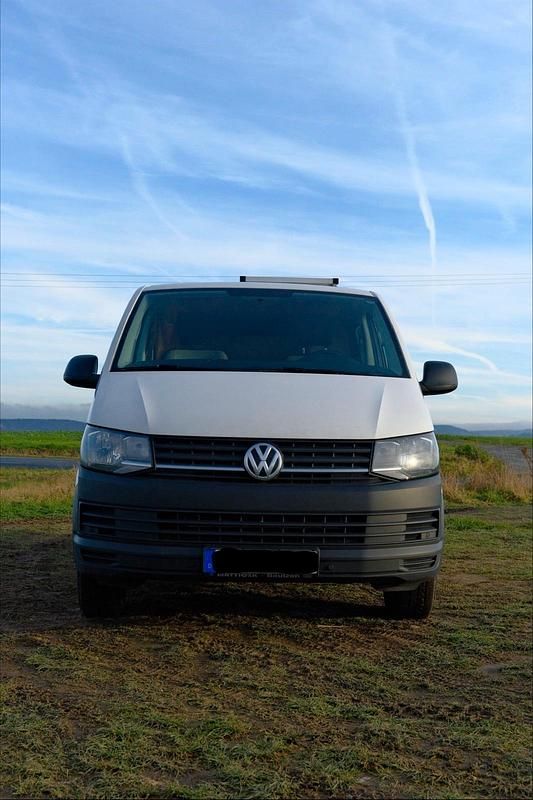 Weiß Gebraucht 2018 VW Transporter Van | 25.500 € - Bild 1/4