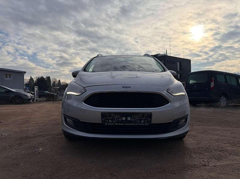 Używany Ford Grand C-Max 125 KM (91 kW) 2017 Srebrny Minivan