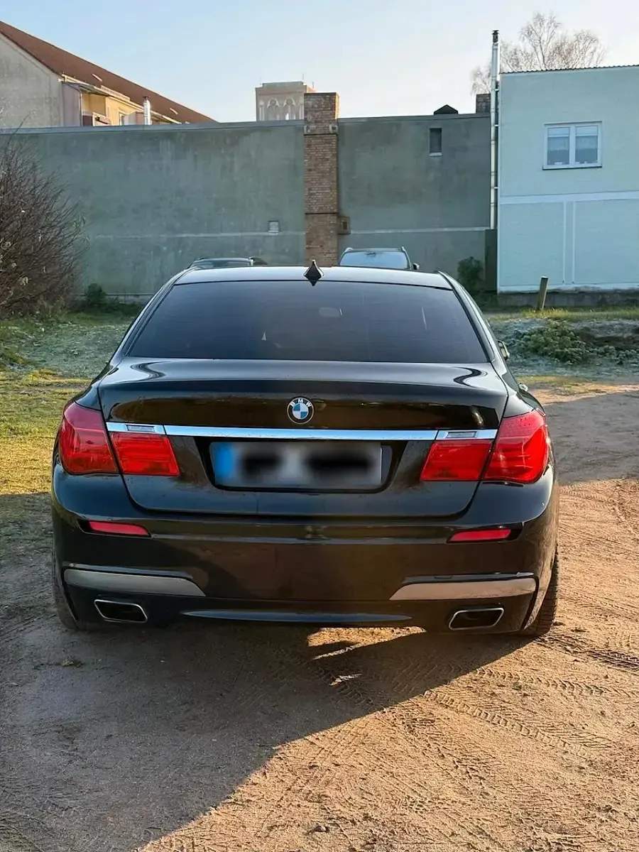 Gebraucht BMW 740 M Sport 306 PS (225 kW) 2012 Schwarz Limousine