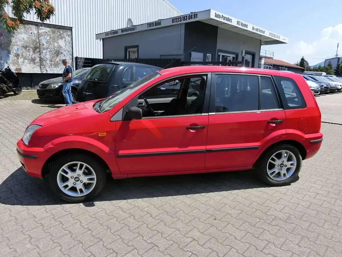 Gebraucht Ford Fusion Trend 68 PS (50 kW) 2005 Coloradorot Kleinwagen