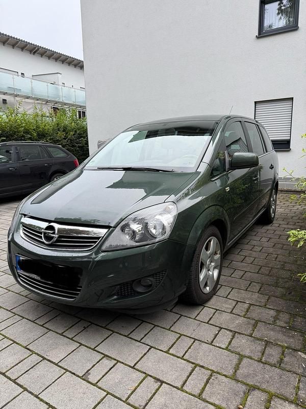 Grün Gebraucht 2010 Opel Zafira Van / Kleinbus | 5.780 € (Etwas zu teuer) - Bild 1/4