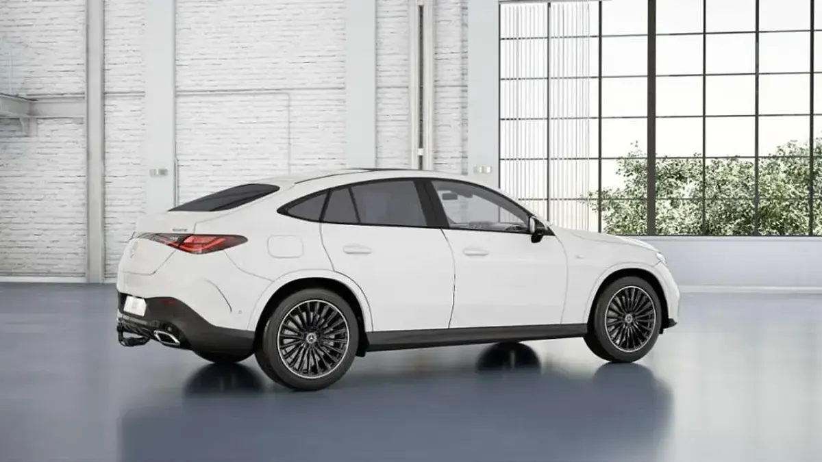 Gebraucht Mercedes GLC300de AMG 197 PS (144 kW) 2025 Other Coupé