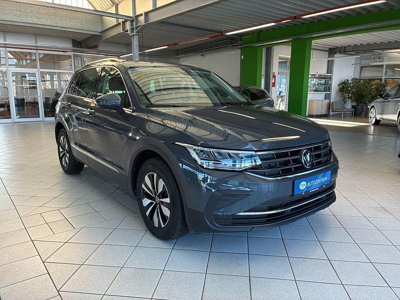 Gebraucht VW Tiguan Move 150 PS (110 kW) 2023 Grau SUV