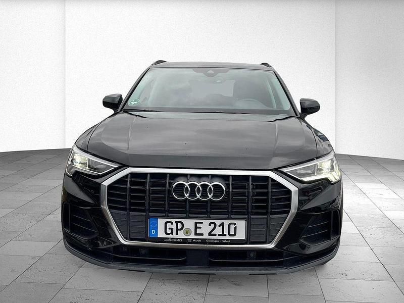 Gebraucht Audi Q3 Basis 150 PS (110 kW) 2023 Mythosschwarz metallic SUV