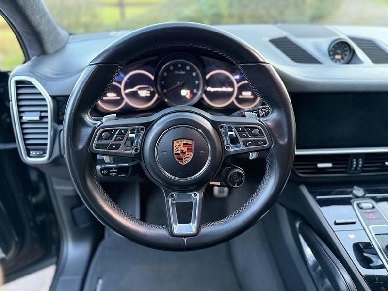 Gebraucht Porsche Cayenne Turbo 549 PS (403 kW) 2018 Schwarz SUV